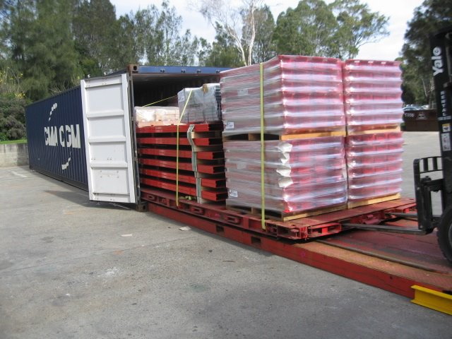 SLC-forklift-push-container
